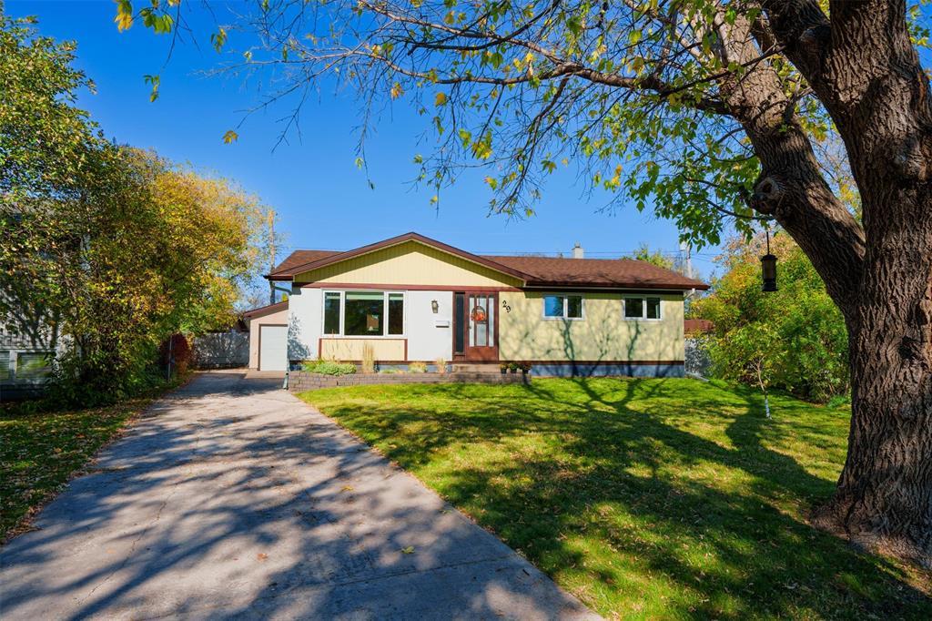 Property image for 29 Heritage Boulevard|Winnipeg, Manitoba R2Y0N7