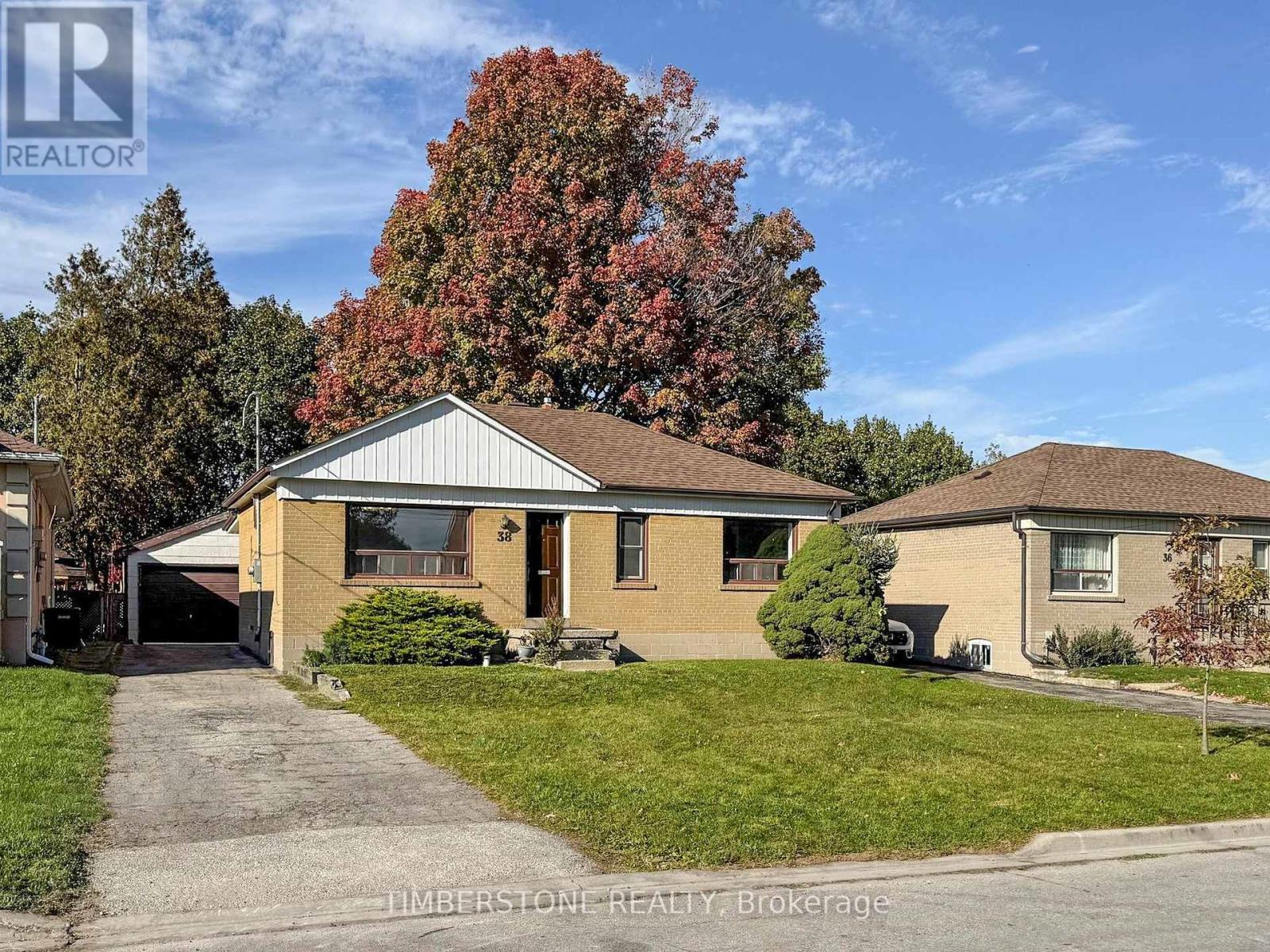 Property image for 38 PARENT AVENUE|Toronto (Downsview-Roding-CFB), Ontario M3M1Z7
