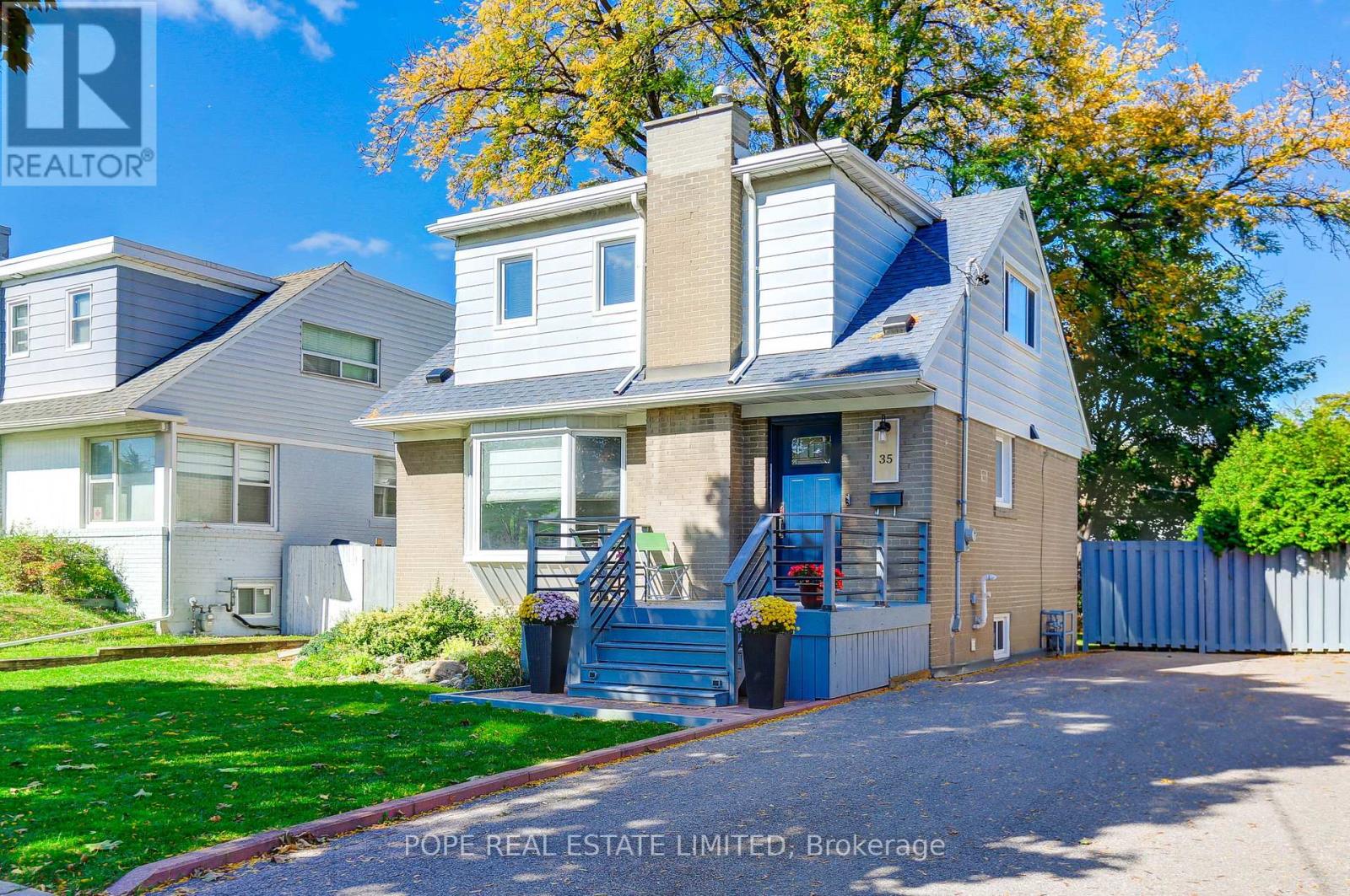 Property image for 35 TOFIELD CRESCENT|Toronto (Rexdale-Kipling), Ontario M9W2B8