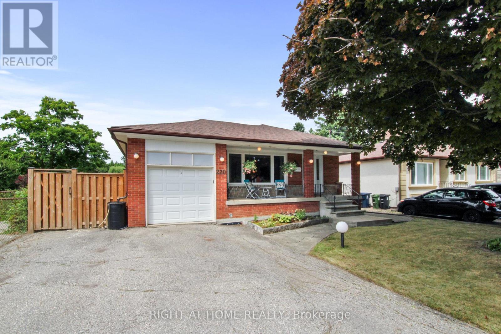 Property image for 220 HOMEWOOD AVENUE|Toronto (Newtonbrook West), Ontario M2M1K6
