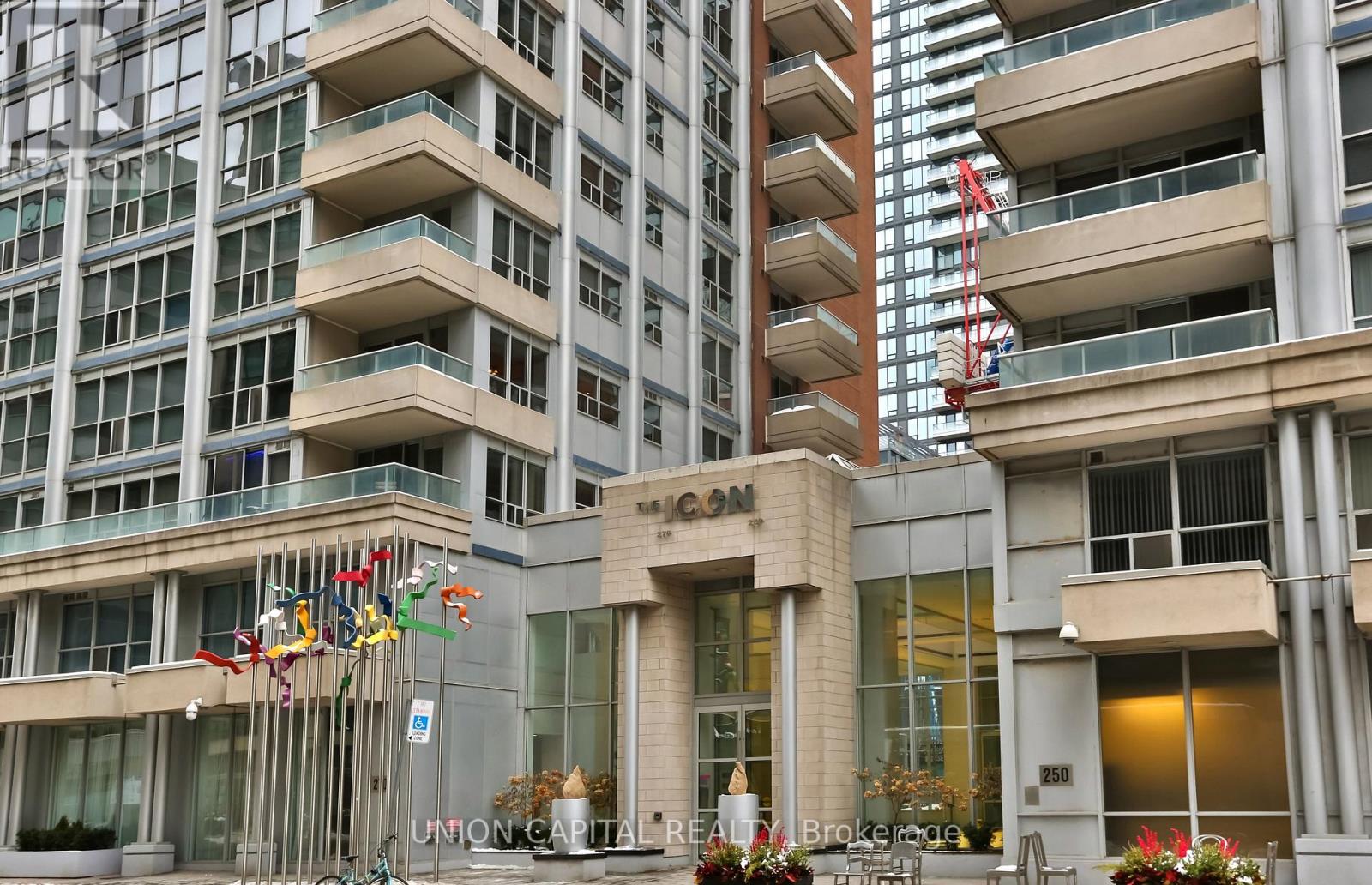 Property image for 222 - 270 WELLINGTON STREET W|Toronto (Waterfront Communities), Ontario M5V3P5