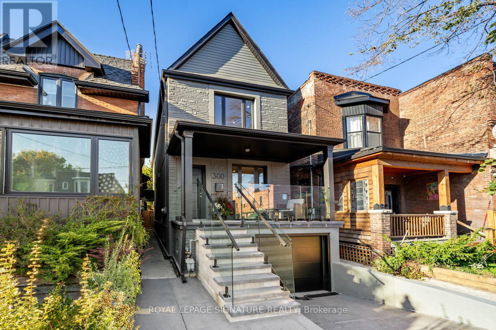Property image for 300 WALLACE AVENUE|Toronto (Dovercourt-Wallace Emerson-Junction), Ontario M6P3N4