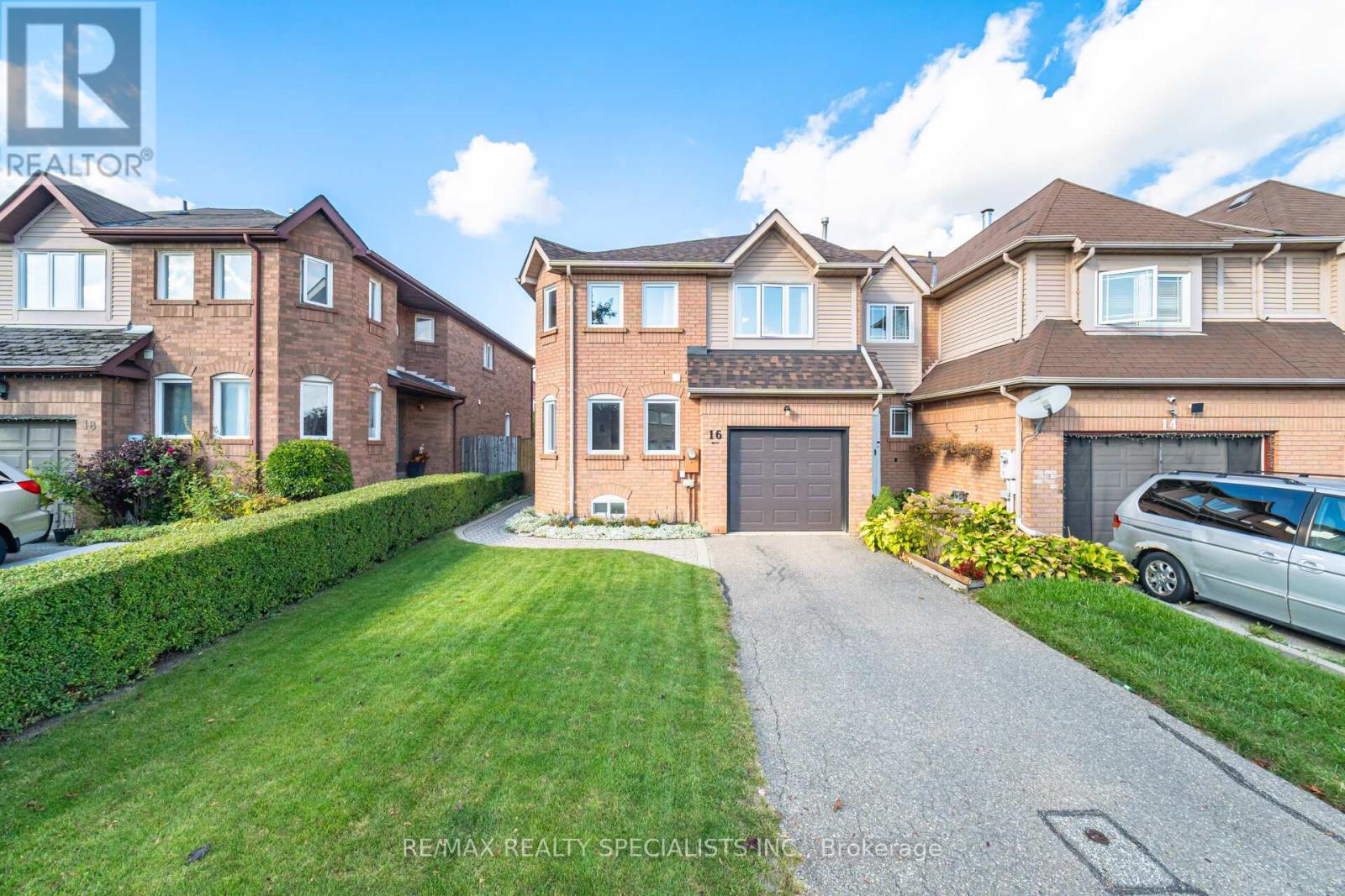 Property image for 16 WOOLISTON CRESCENT|Brampton (Fletcher's West), Ontario L6Y4J3