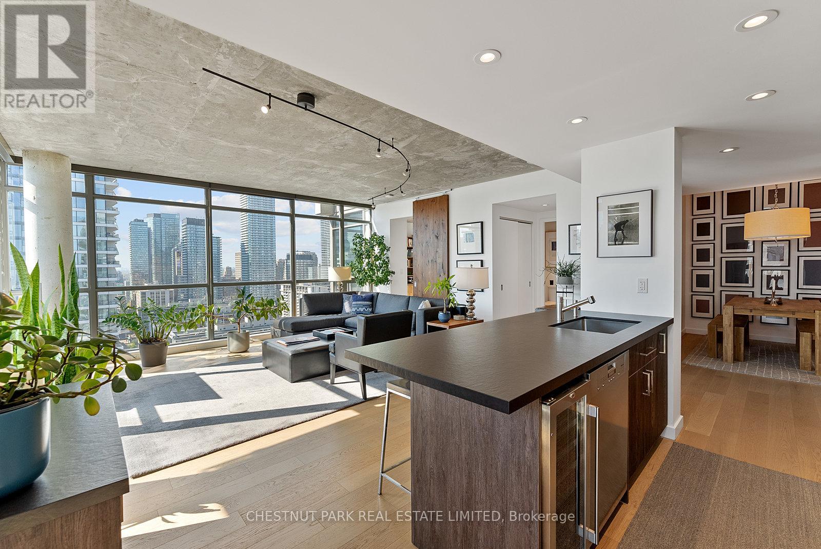 Property image for 2502 - 281 MUTUAL STREET|Toronto (Church-Yonge Corridor), Ontario M4Y3C4
