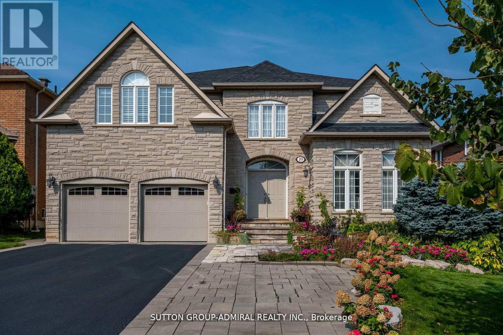 Property image for 19 LANGTRY PLACE|Vaughan (Uplands), Ontario L4J8K8