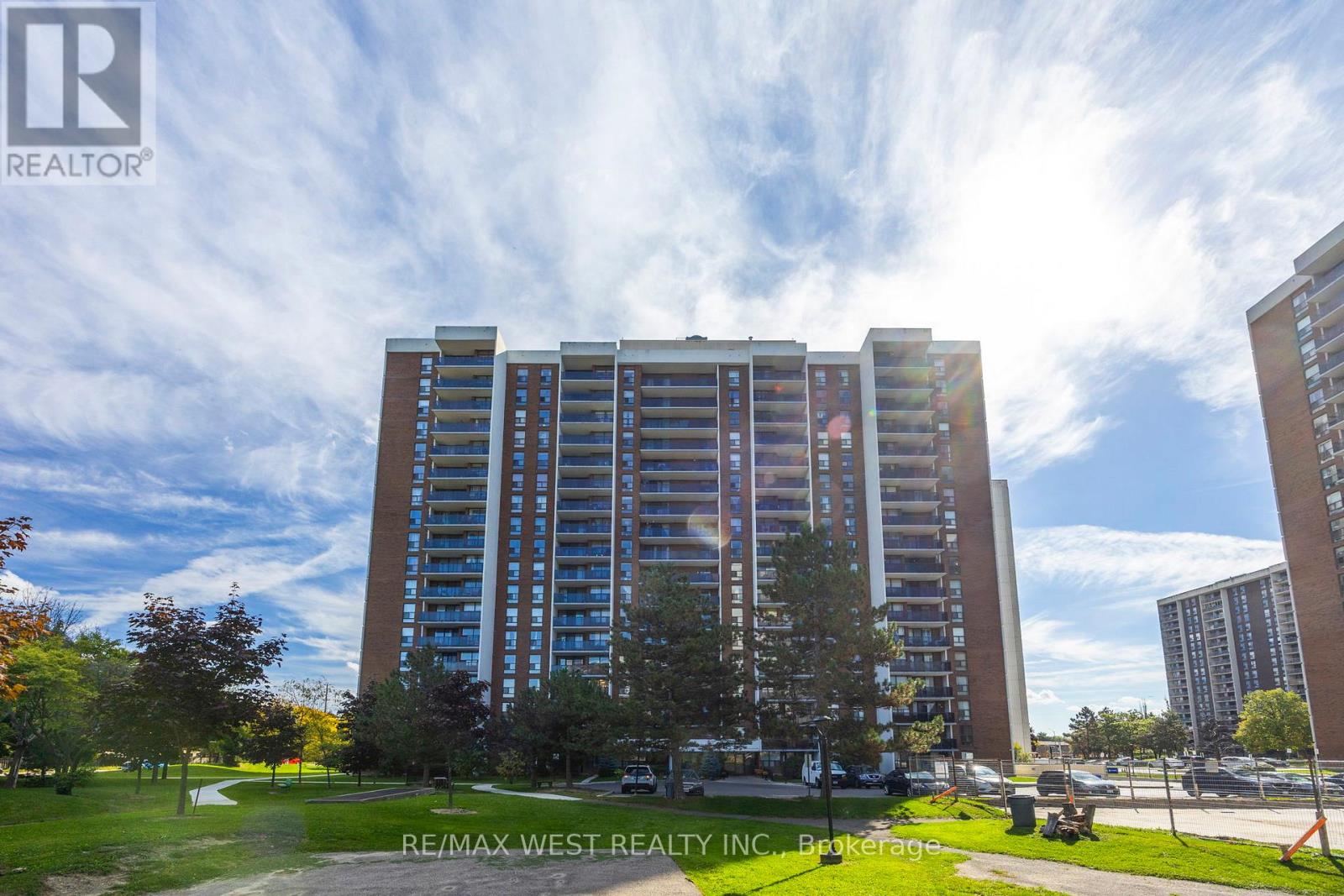 Property image for 805 - 21 KNIGHTSBRIDGE ROAD|Brampton (Queen Street Corridor), Ontario L6T3Y1