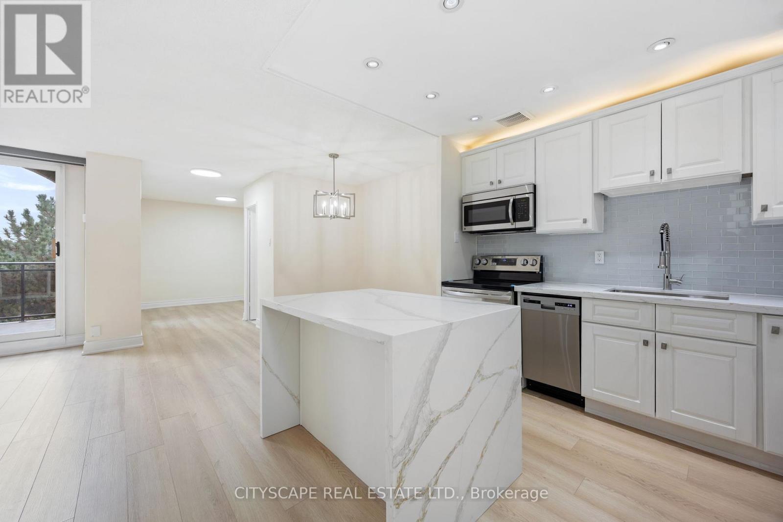 Property image for 301 - 16 ELGIN STREET|Markham (Thornhill), Ontario L3T4T4