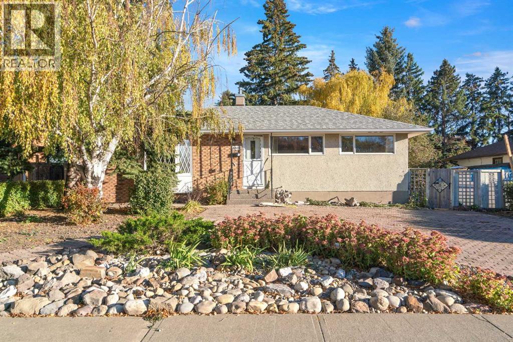 Property image for 5316 Thorncliffe Drive NW|Calgary, Alberta T2K2Z3