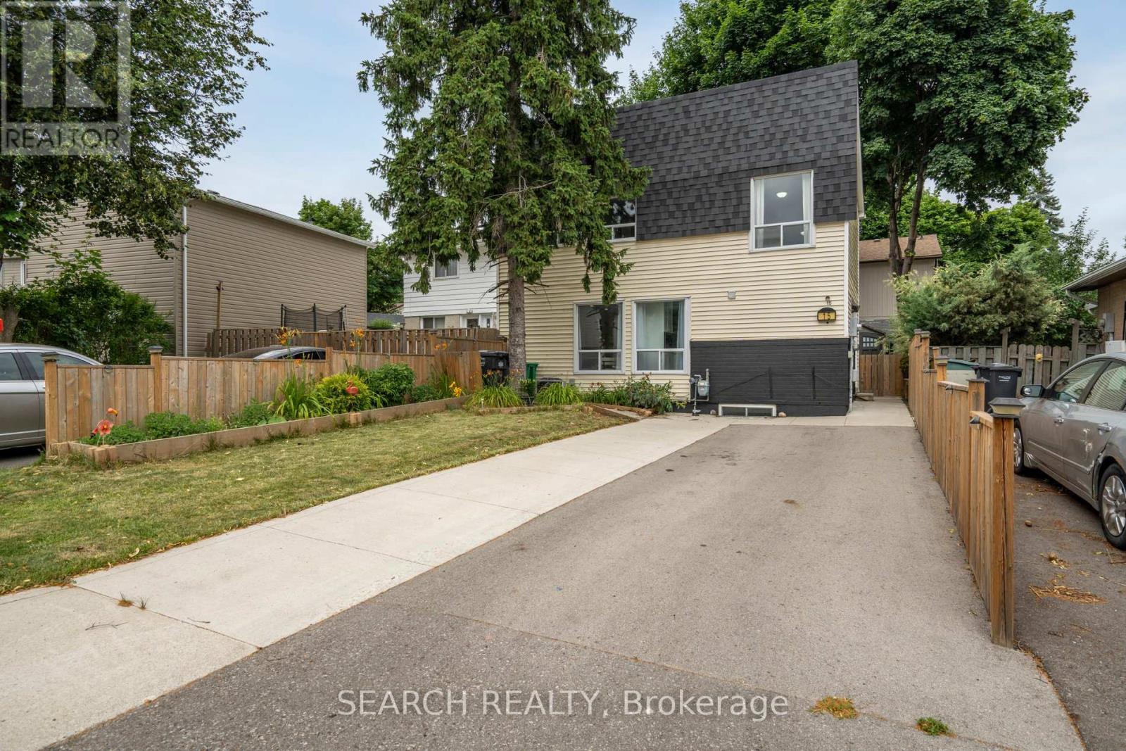 Property image for 15 HECTOR COURT|Brampton (Central Park), Ontario L6S1P1