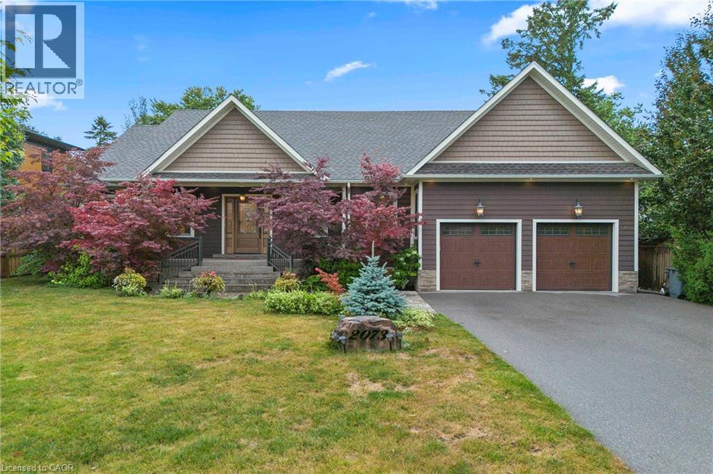 Property image for 2073 DERAMORE Drive|Oakville, Ontario L6J2P7