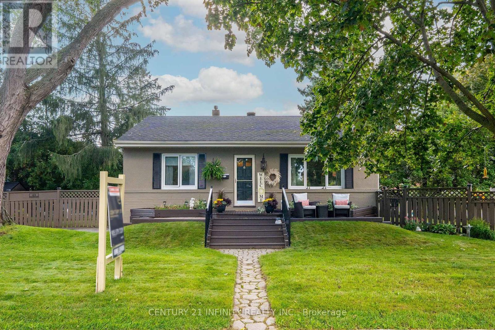 Property image for 43 COLONIAL AVENUE|Toronto (Cliffcrest), Ontario M1M2C3
