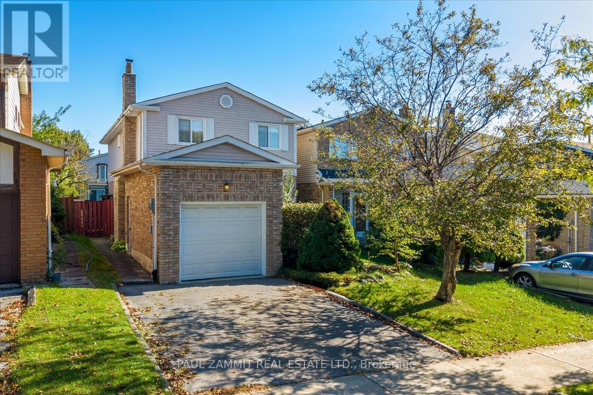 Property image for 11 TAMARACK DRIVE|Markham (Aileen-Willowbrook), Ontario L3T4W2