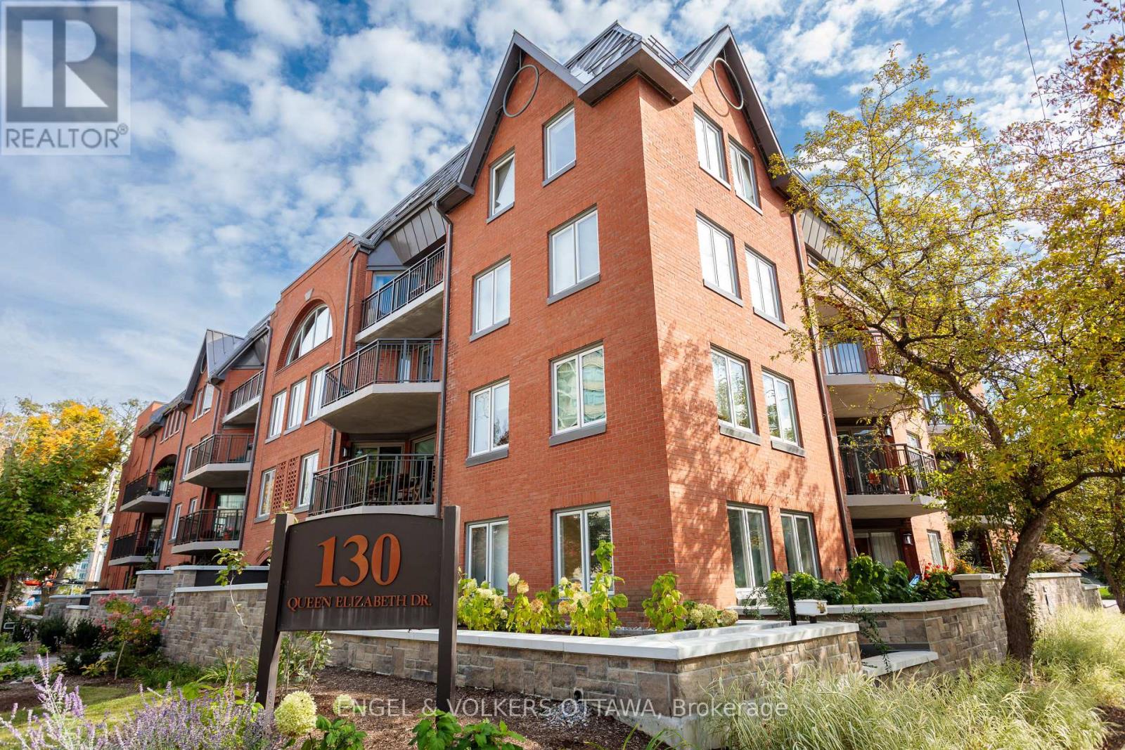Property image for 102 - 130 QUEEN ELIZABETH DRIVE|Ottawa, Ontario K2P1E6