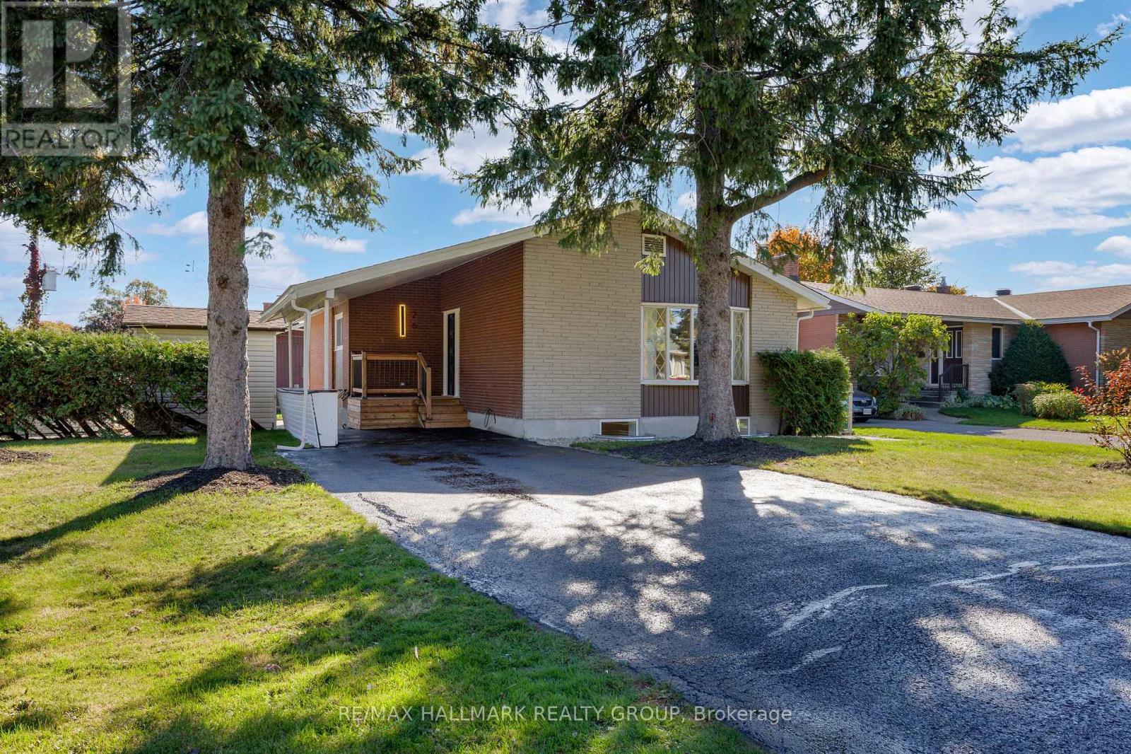 Property image for 26 SPRING GARDEN AVENUE|Ottawa, Ontario K2G3B4