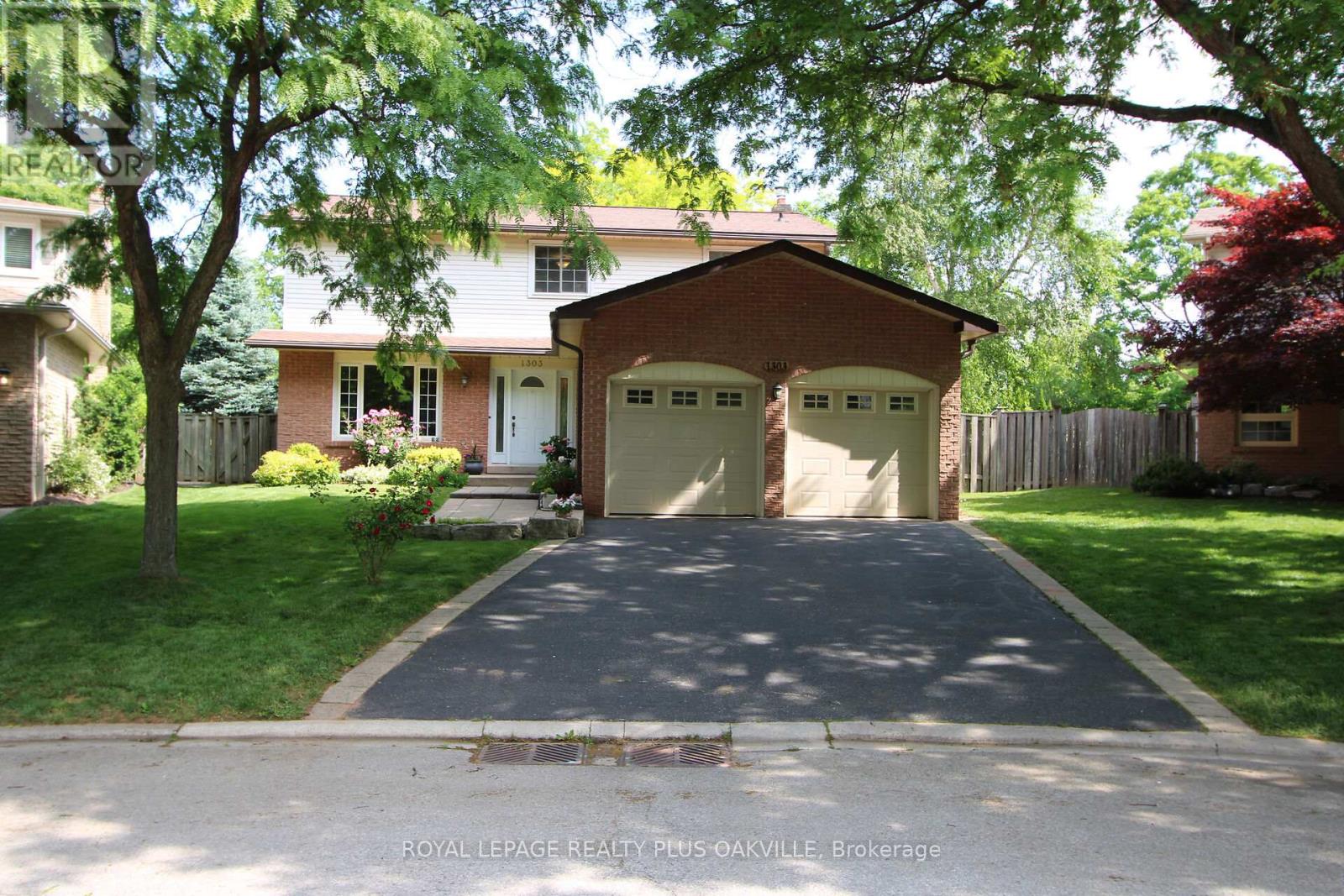 Property image for 1303 HENLEY PLACE|Oakville (FA Falgarwood), Ontario L6H2W1