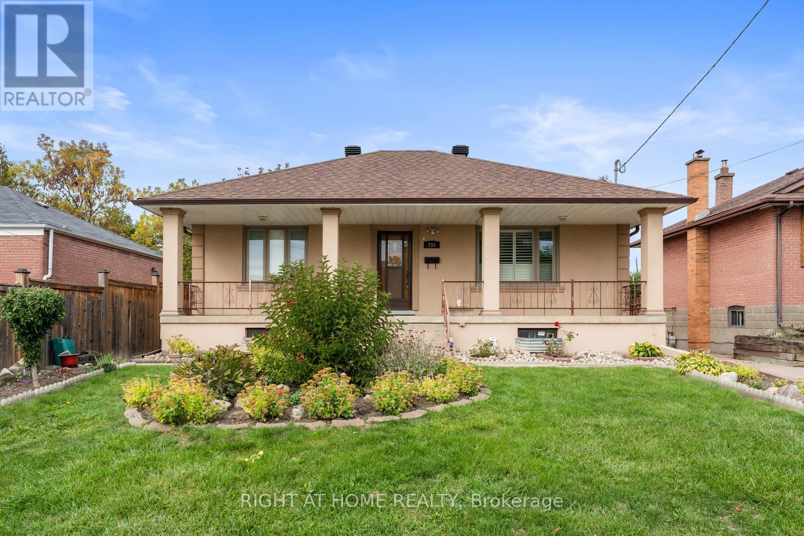 Nguyễn Đắc Toản Chào các bạn, mình ở Vaughn cần tìm thầy dạy xe lấy bằng G cho nữ