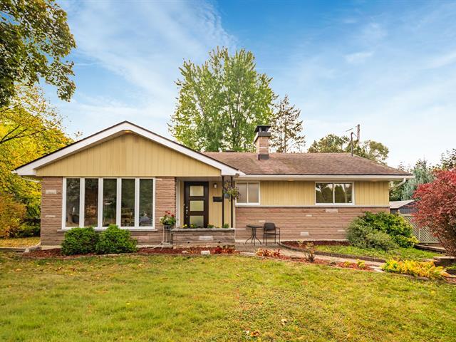Property image for 18 Rue De Varennes N.|Boucherville, Quebec J4B4L6