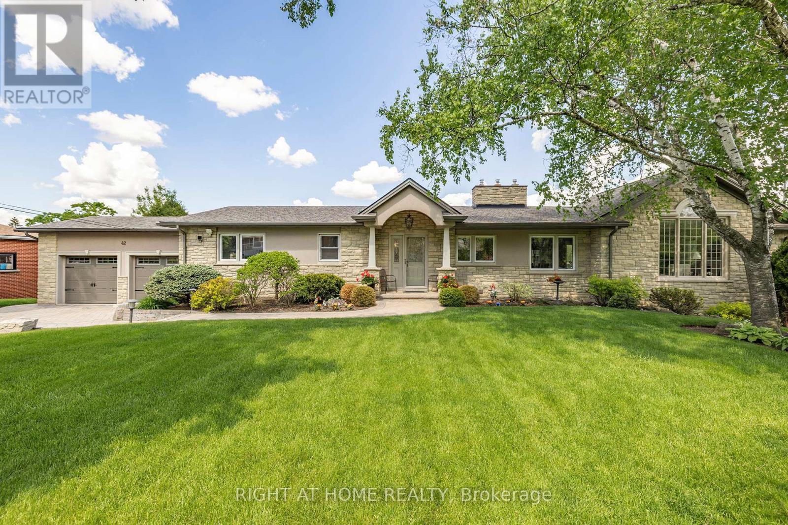 Property image for 42 VALLEYVIEW ROAD|Brampton (Snelgrove), Ontario L6Z4P9