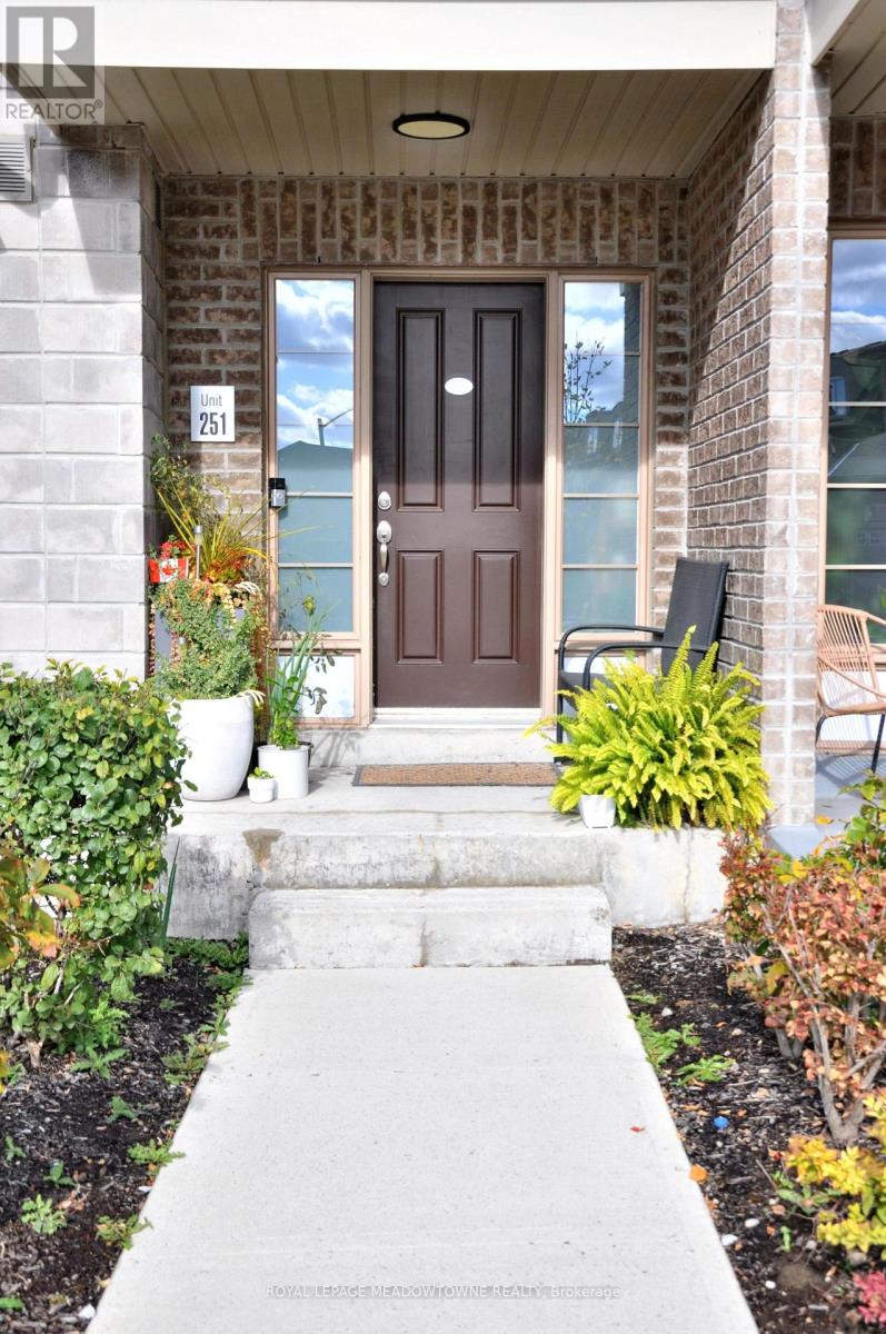 Property image for 251 - 60 PARROTTA DRIVE|Toronto (Humberlea-Pelmo Park), Ontario M9M0E5