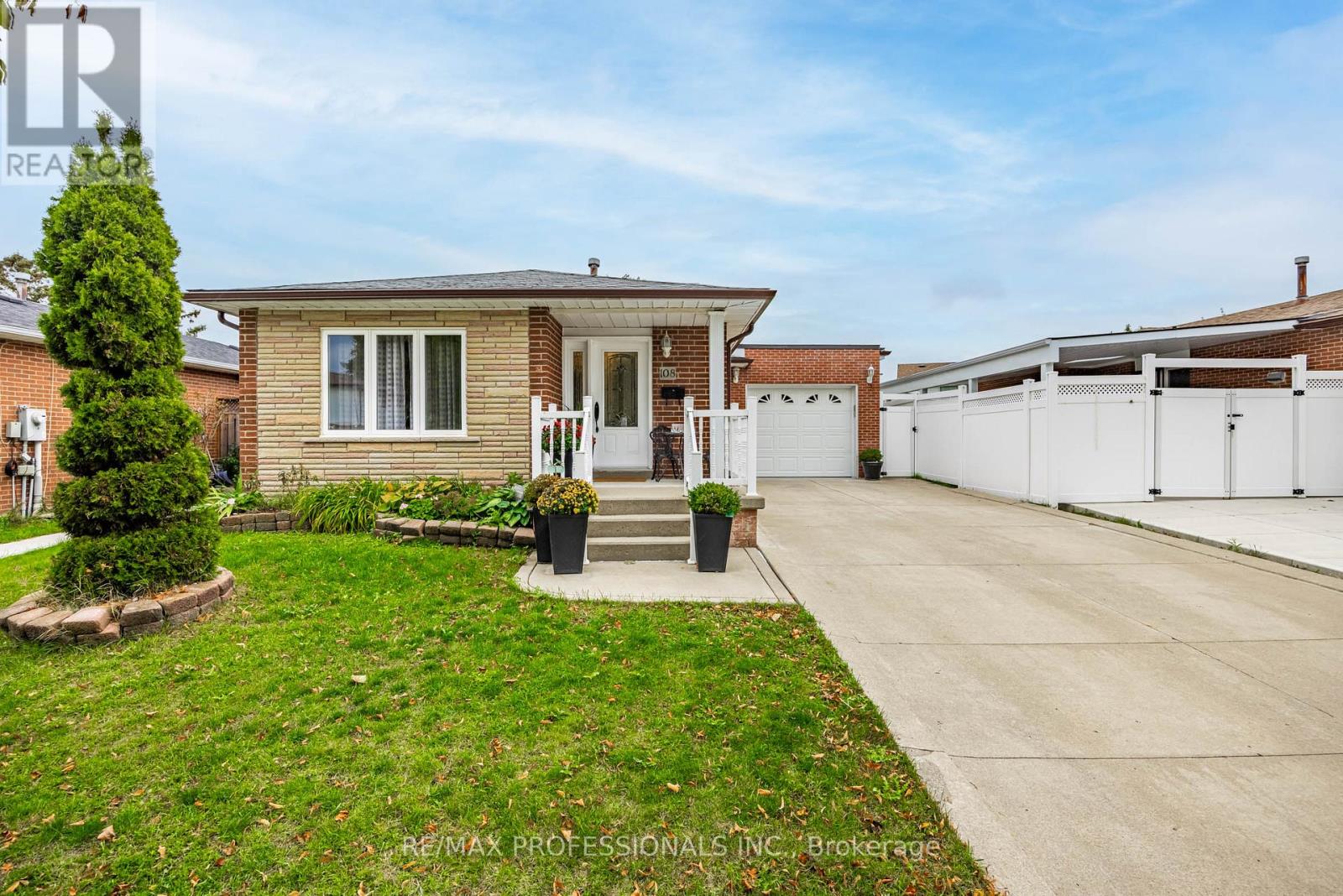 Property image for 108 AVENING DRIVE|Toronto (West Humber-Clairville), Ontario M9V4E6