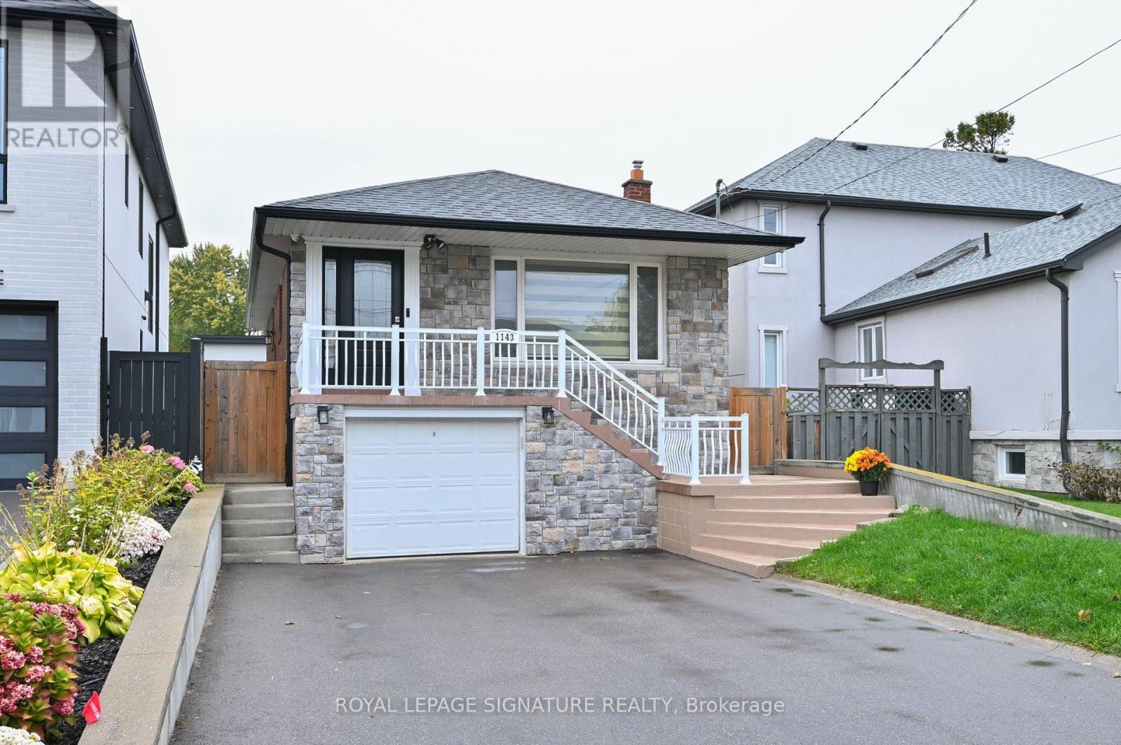 Property image for 1143 ALEXANDRA AVENUE|Mississauga (Lakeview), Ontario L5E2A4