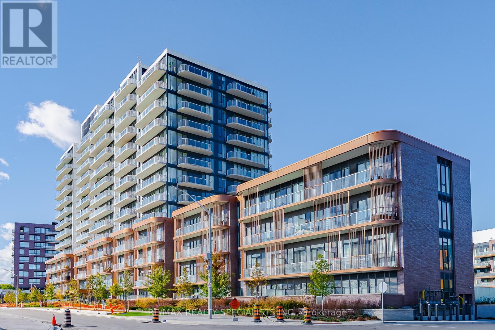 Property image for 1007 - 22 MISSINNIHE WAY|Mississauga (Port Credit), Ontario L5H0A9