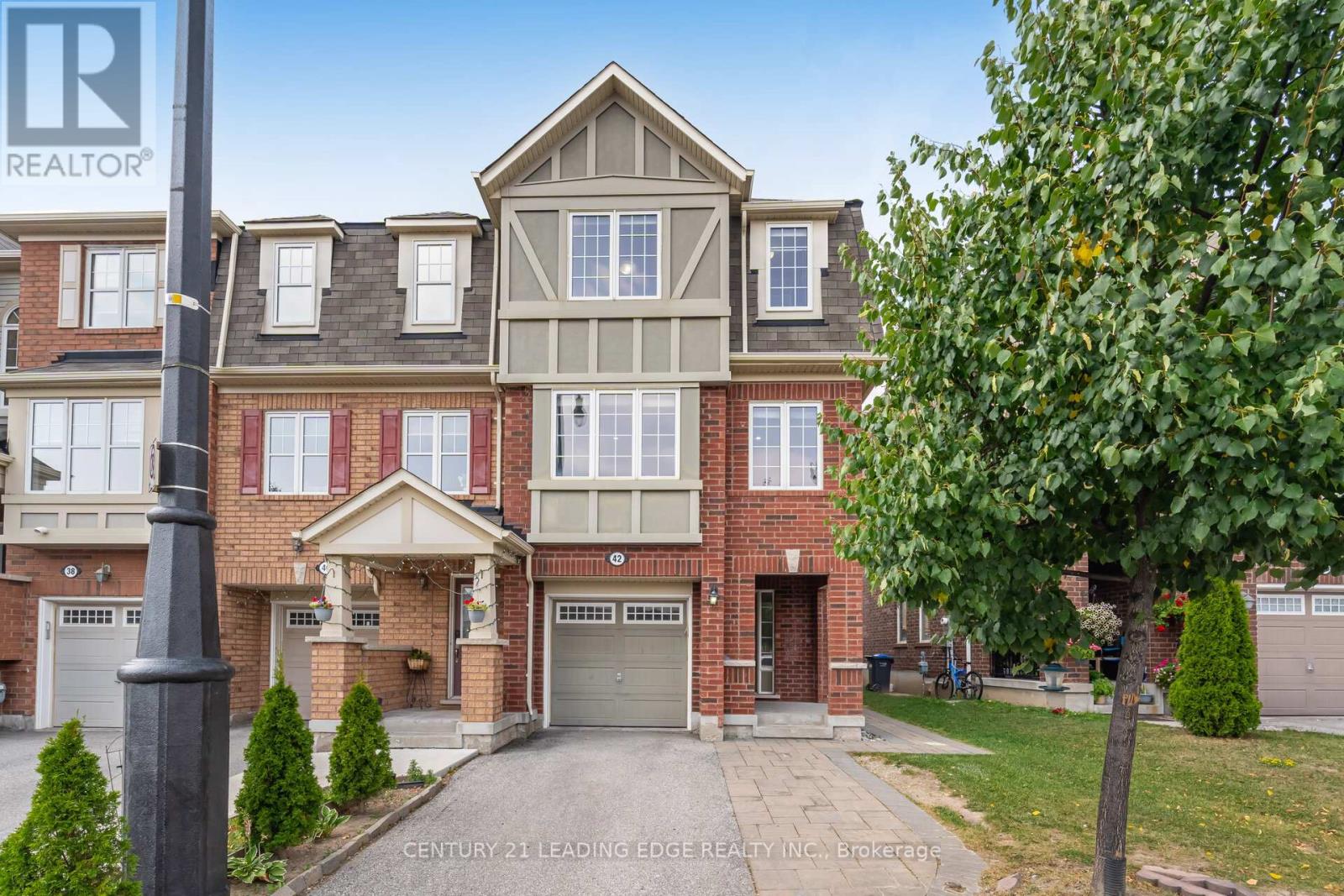 Property image for 42 MEMORY LANE|Brampton (Northwest Brampton), Ontario L7A0V9