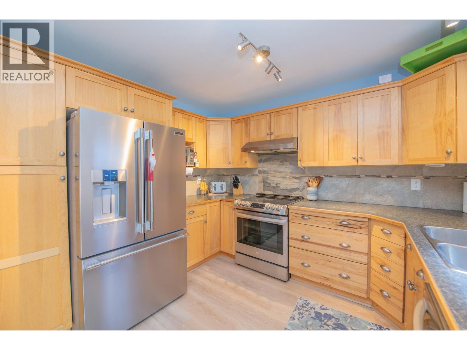For sale: 10351 Westshore Road, Vernon, British Columbia V1H2B1 ...