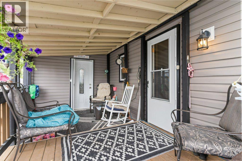 Mobile Home for Sale in 116, 6220 17 Avenue SE|Calgary, Alberta T2A0W6 5