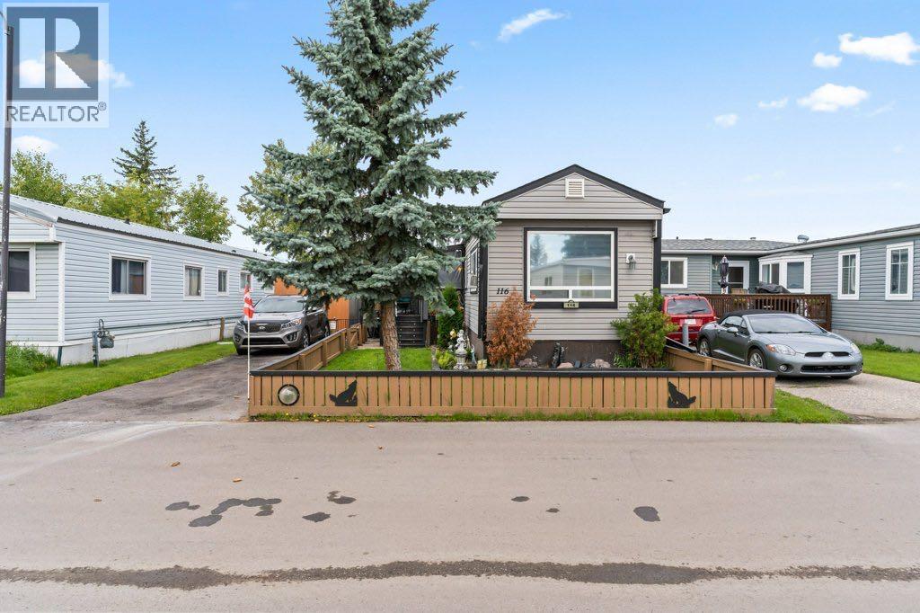Mobile Home for Sale in 116, 6220 17 Avenue SE|Calgary, Alberta T2A0W6 2