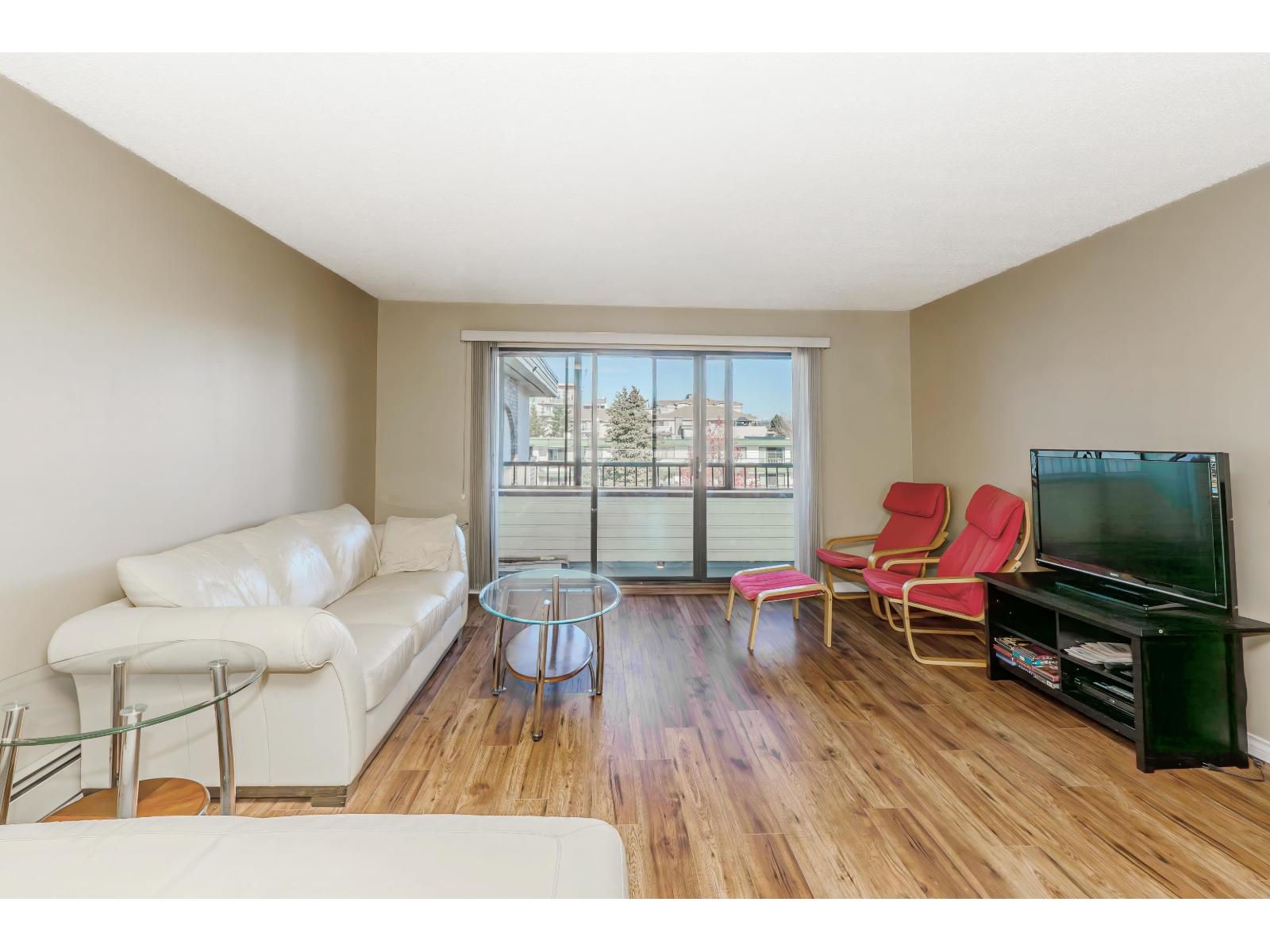 306 20460 54 AVENUE, Langley, British Columbia V3A6N6