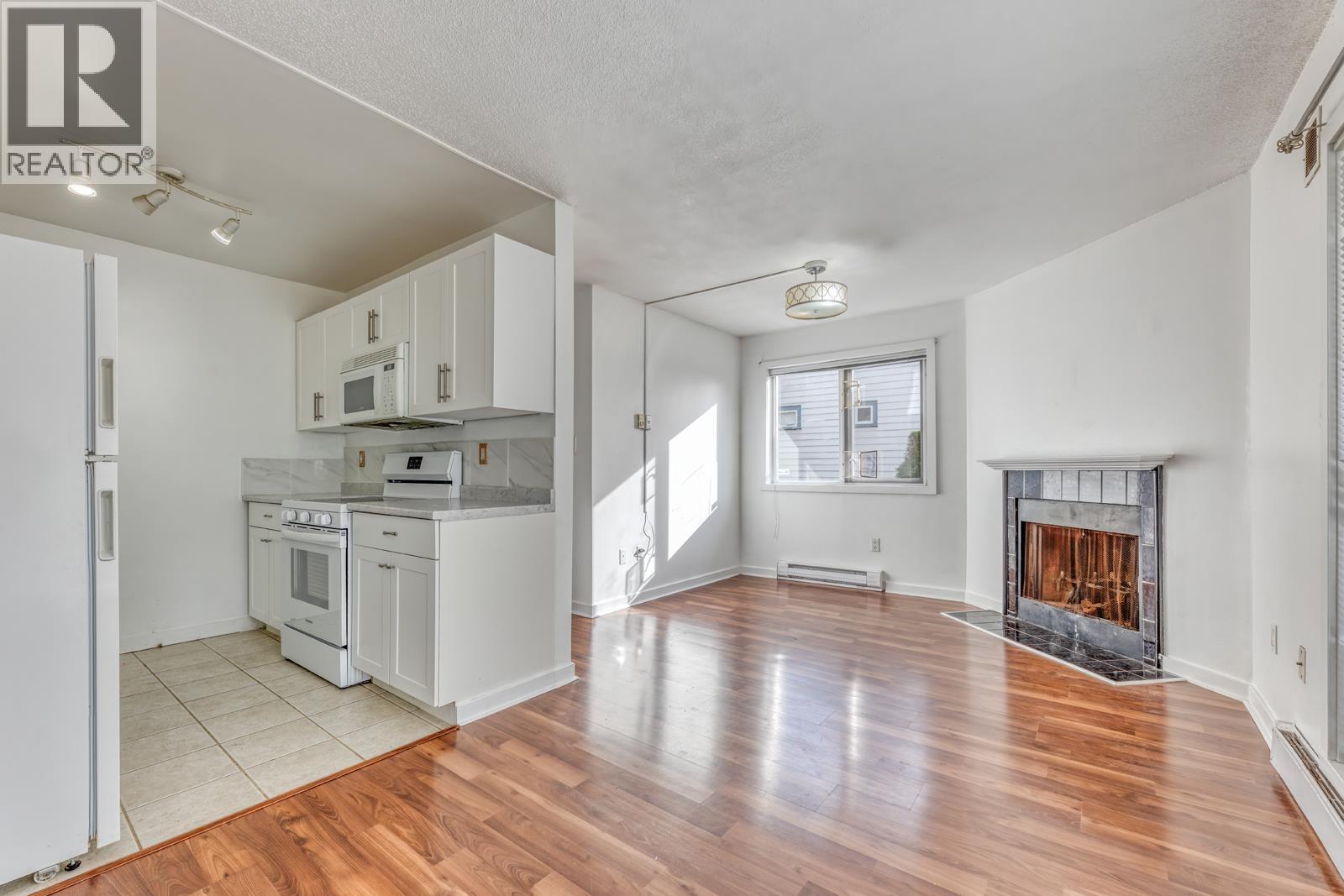 101 620 BLACKFORD STREET, New Westminster, British Columbia V3M1R6