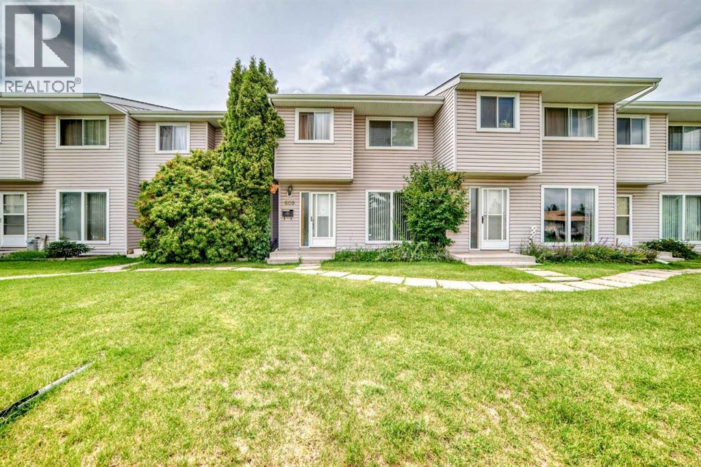 Row / Townhouse for Sale in 609 40 Street NE|Calgary, Alberta T2A6S1 3