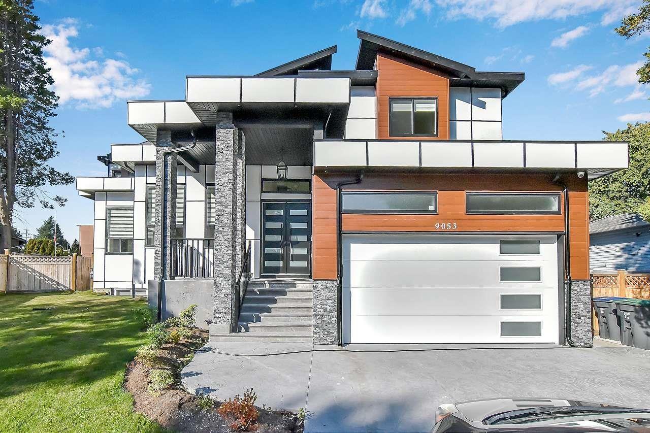 A*様 house on the hill Checker 90 Chelsea Hill House by Kariouk Architects Ottawa