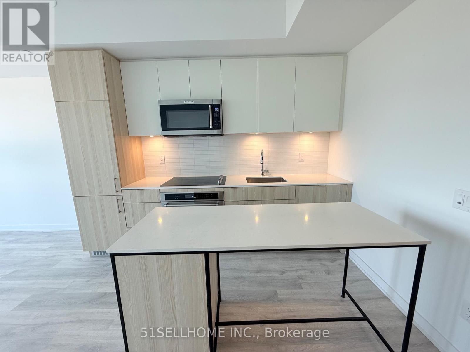 Row / Townhouse for Sale in TH104 - 220 MISSINNIHE WAY|Mississauga (Port Credit), Ontario L5H0A9 5