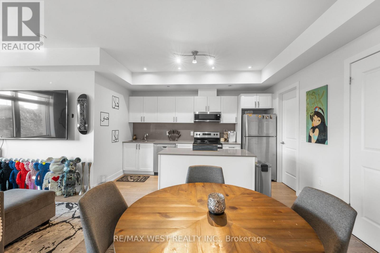 Row / Townhouse for Sale in 1062 DOUGLAS MCCURDY COMMON|Mississauga (Lakeview), Ontario L5G0C6 5