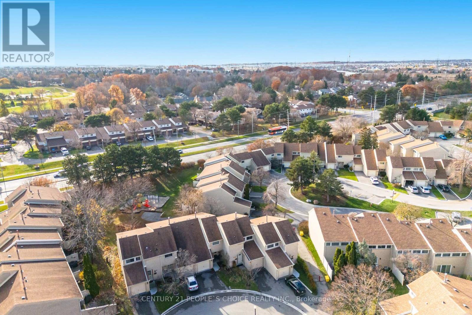 Row / Townhouse for Sale in 25 - 4171 GLEN ERIN DRIVE|Mississauga (Erin Mills), Ontario L5L2G3 2
