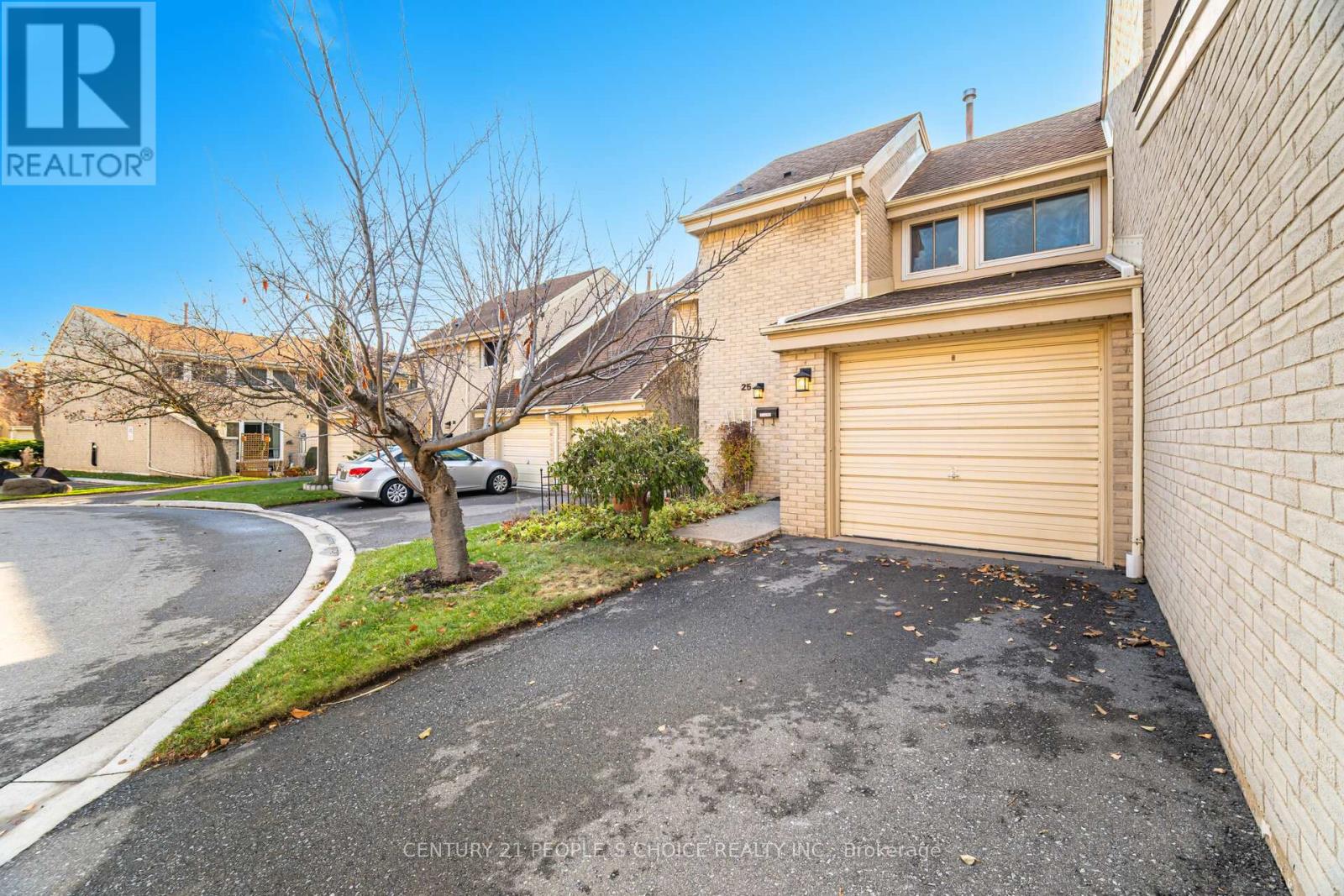 Row / Townhouse for Sale in 25 - 4171 GLEN ERIN DRIVE|Mississauga (Erin Mills), Ontario L5L2G3 4