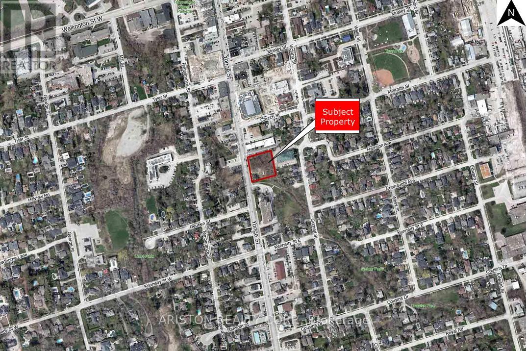 15085 YONGE STREET, Aurora (Aurora Village), Ontario L4G1M3