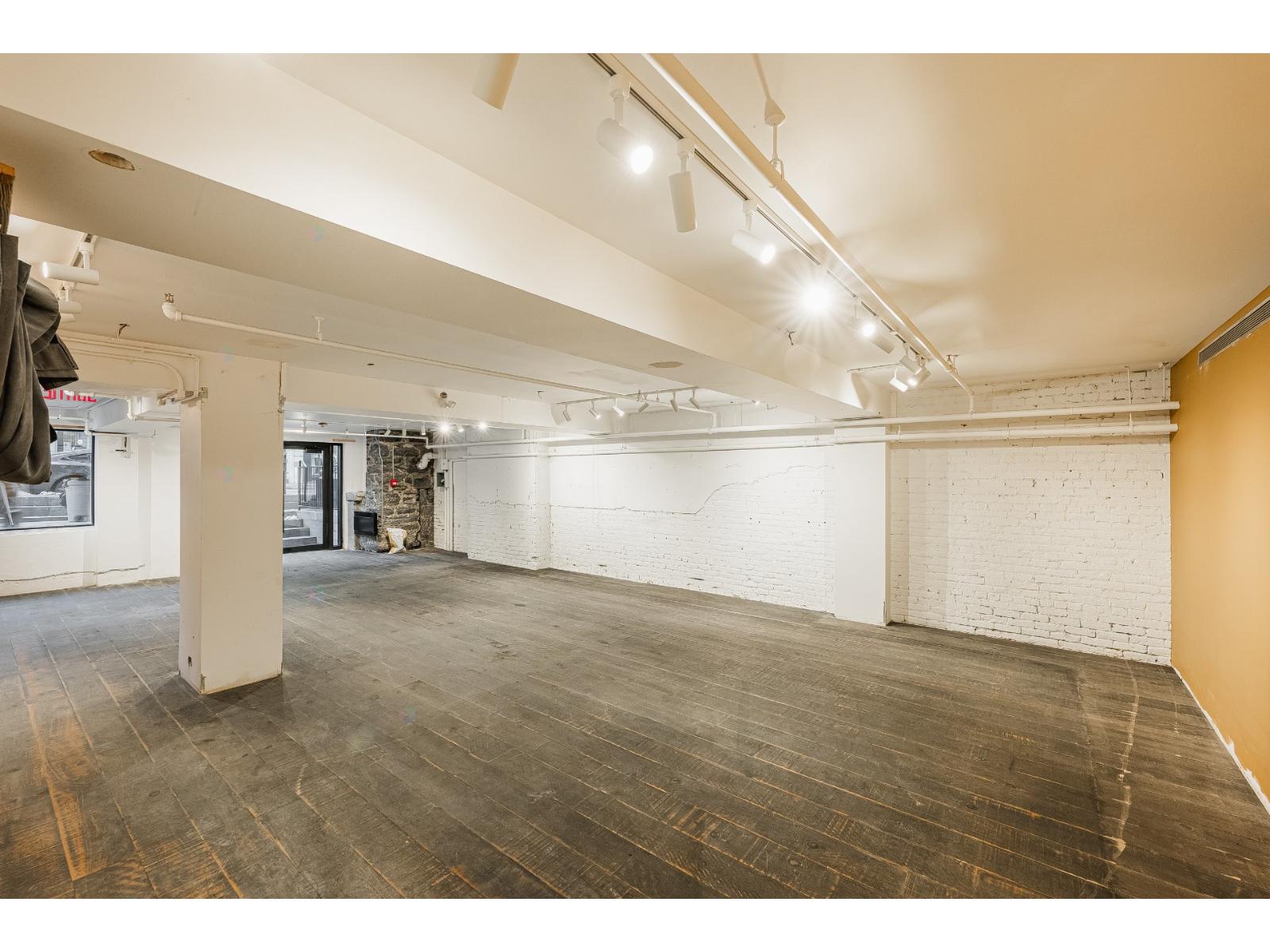 À louer : 2100 Rue de la Montagne, Montréal (Ville-Marie), Québec ...