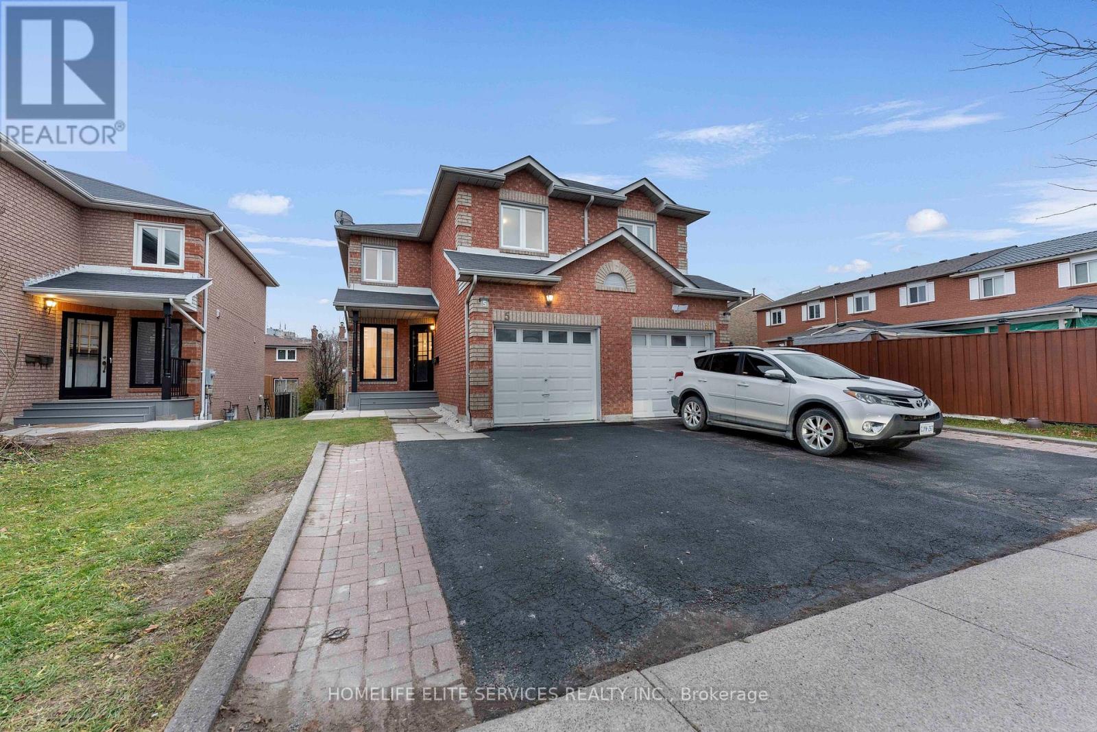 5 LENTHALL AVENUE