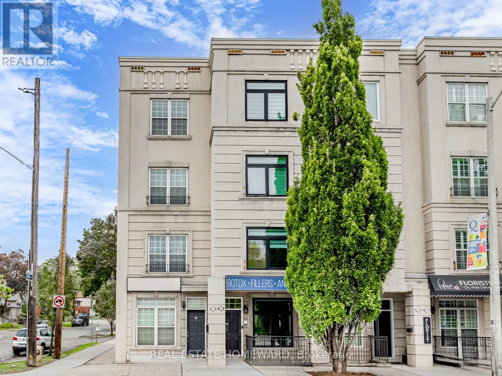 Row / Townhouse for Sale in 964A THE QUEENSWAY|Toronto (Stonegate-Queensway), Ontario M8Z1P5
