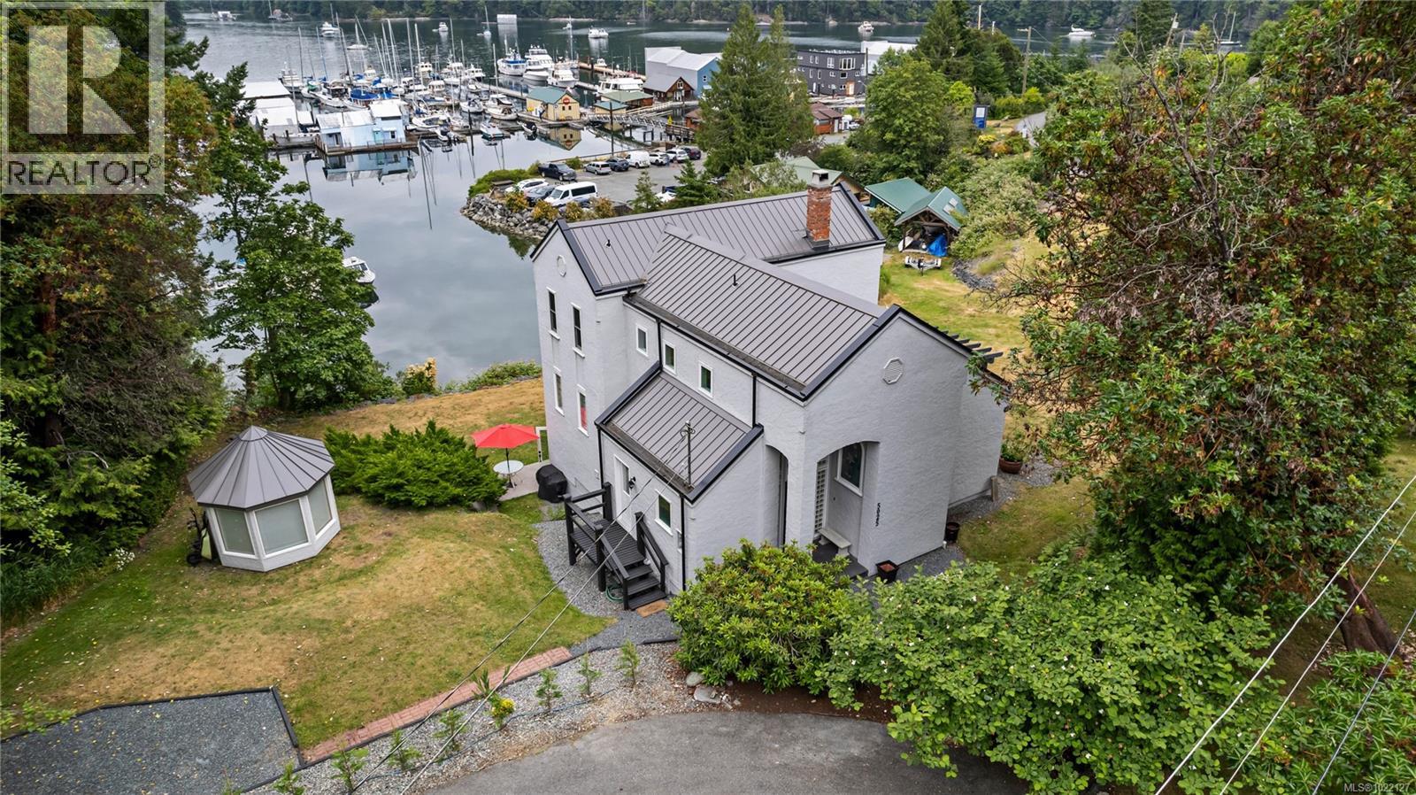 5025 Genoa Bay Rd