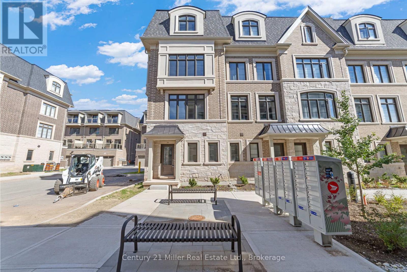 Row / Townhouse for Sale in 36 - 260 MELODY COMMON|Oakville (RO River Oaks), Ontario L6H8A5