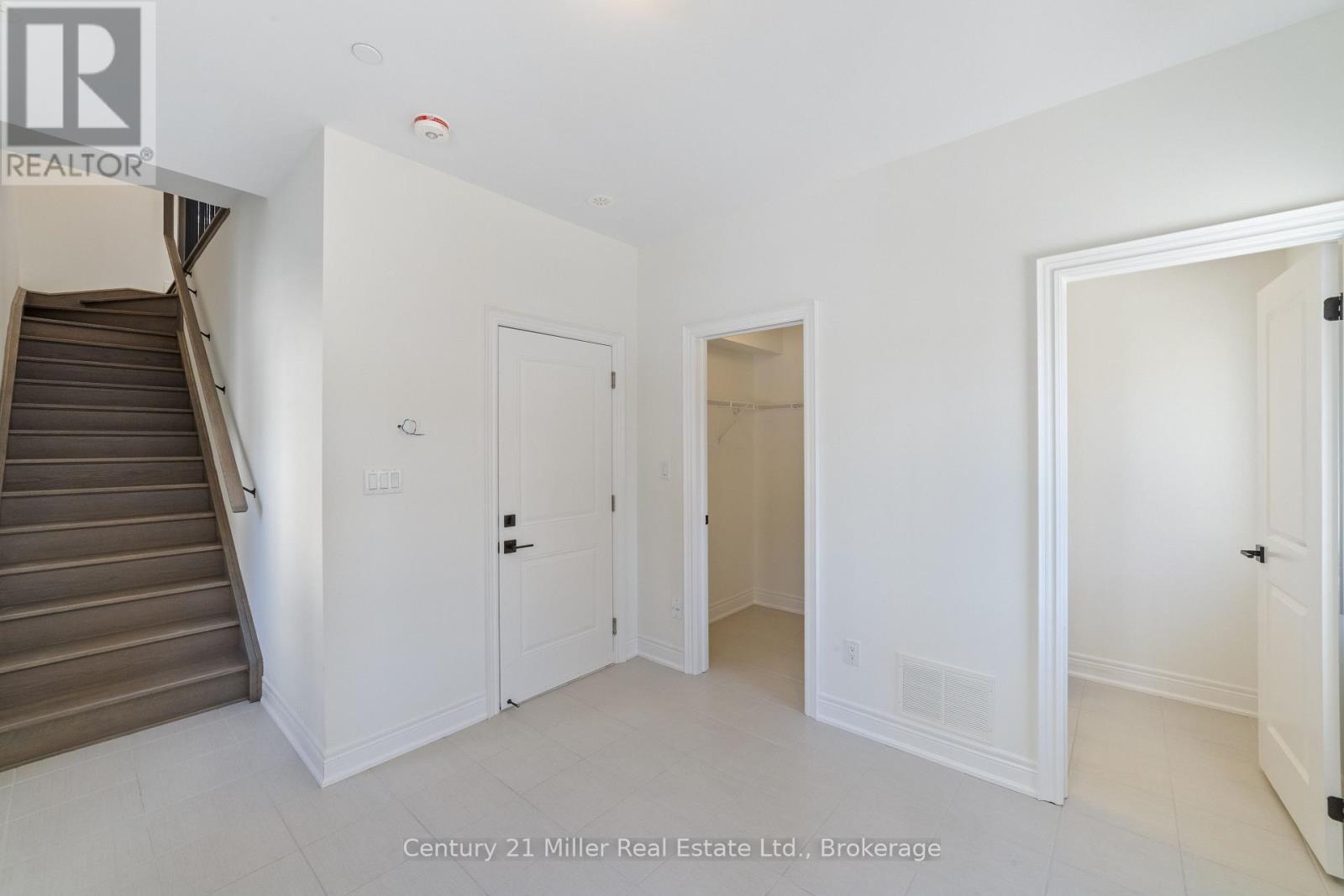 Row / Townhouse for Sale in 36 - 260 MELODY COMMON|Oakville (RO River Oaks), Ontario L6H8A5 4