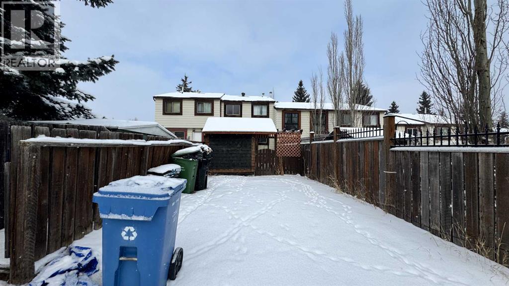 Row / Townhouse for Sale in 6551 Huntsbay Road NW|Calgary, Alberta T2K5R3
