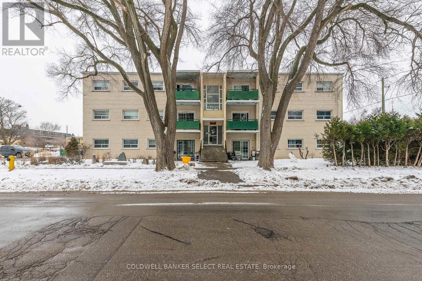 310 MARLAND AVENUE, Oshawa (Vanier), Ontario L1J1X5