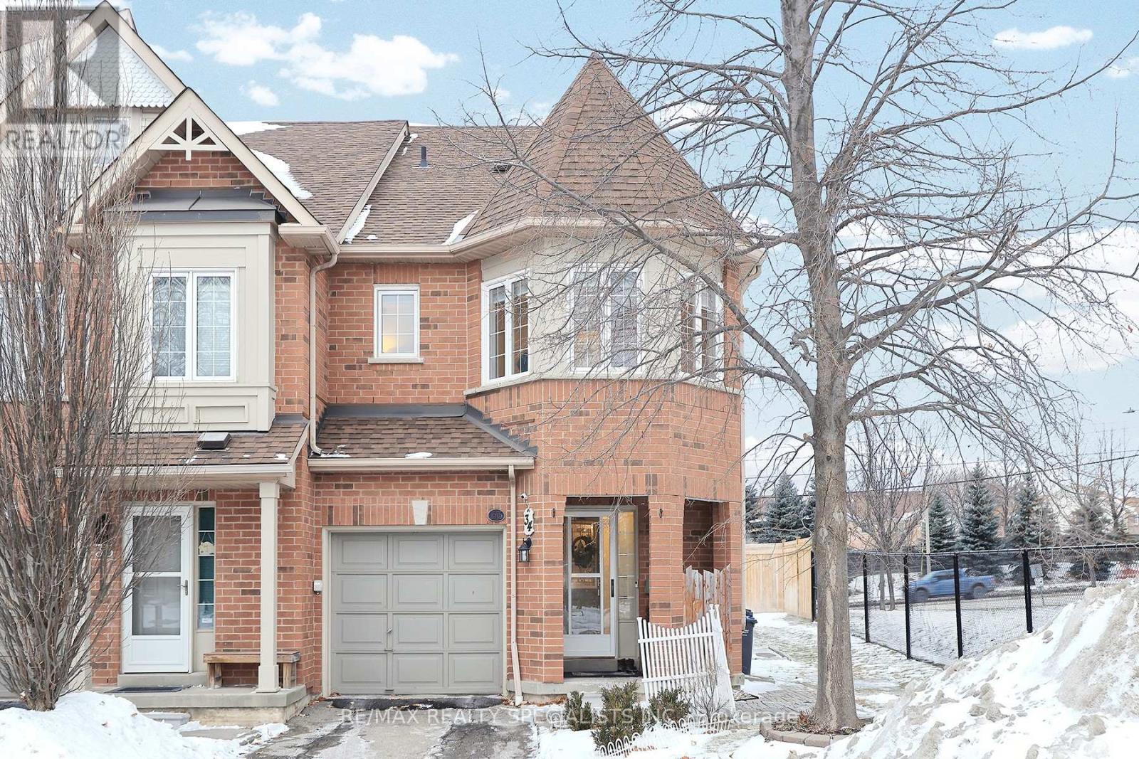 Row / Townhouse for Sale in 34 - 1575 SOUTH PARADE COURT|Mississauga (East Credit), Ontario L5M6E9 2