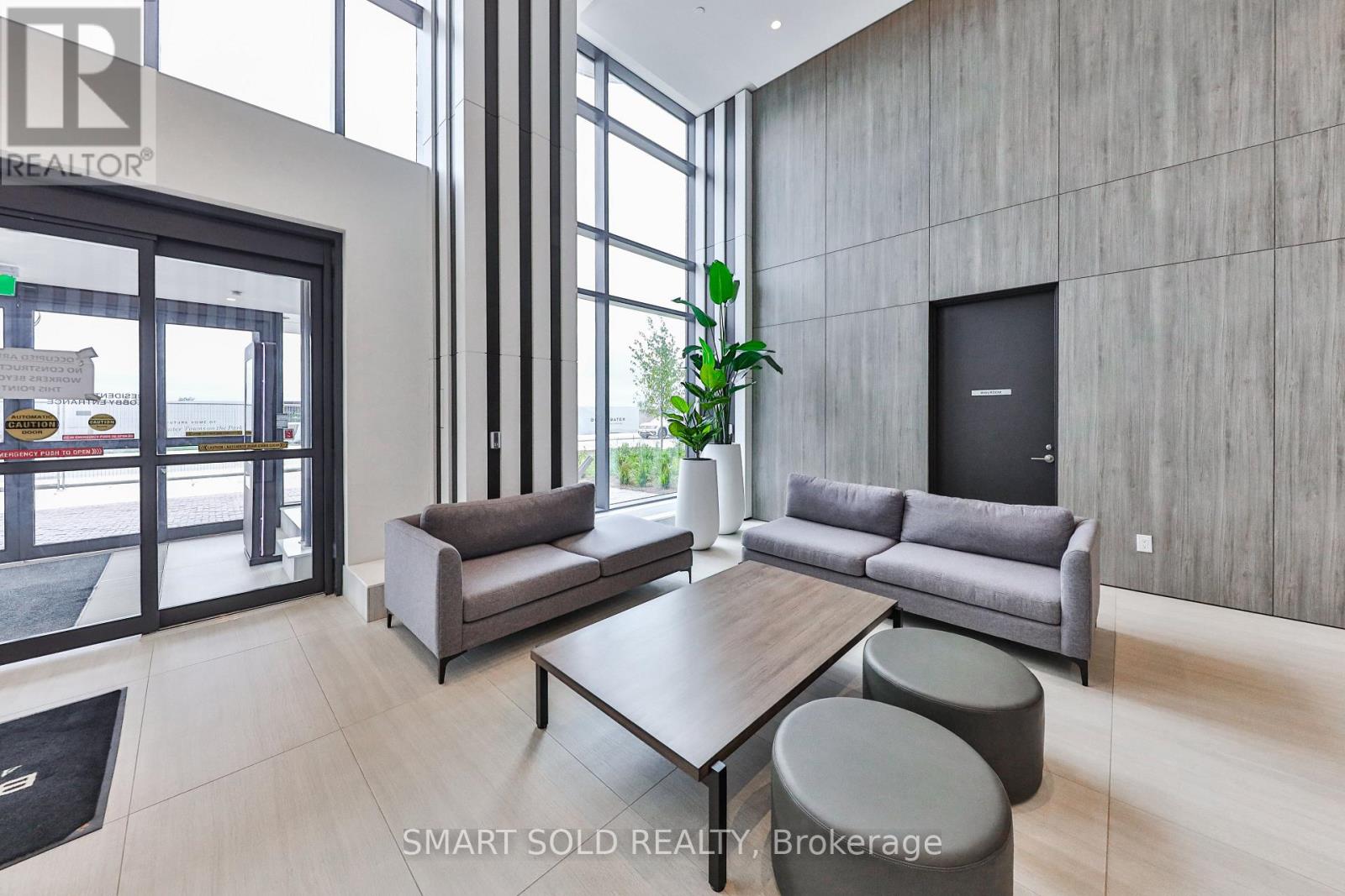 Row / Townhouse for Sale in 114 - 220 MISSINNIHE WAY S|Mississauga (Port Credit), Ontario L5H0A9 4