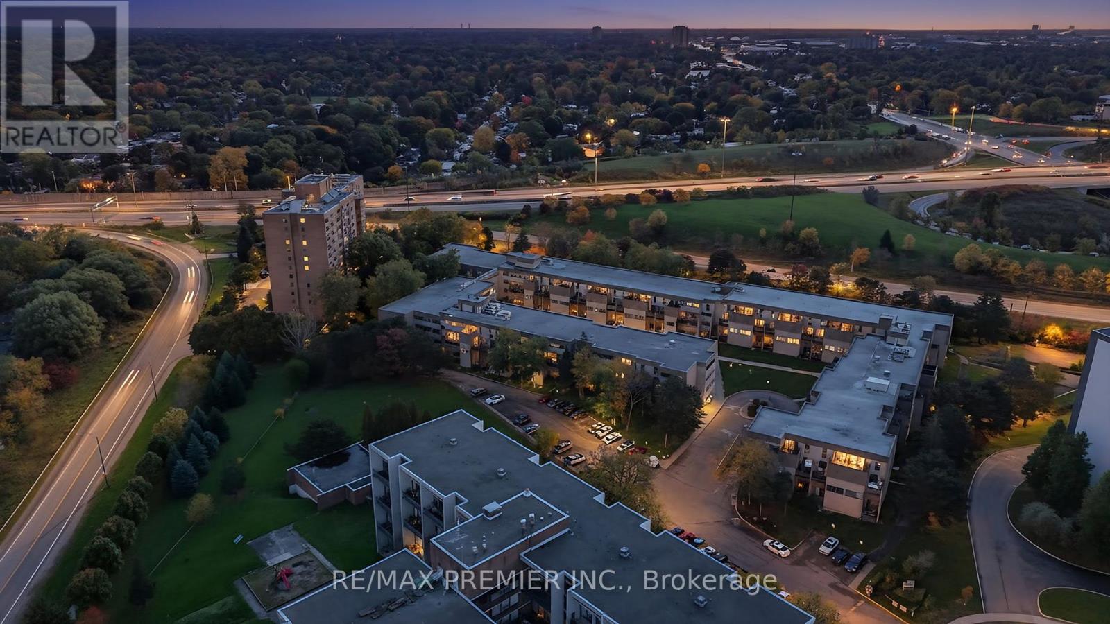 Row / Townhouse for Sale in 209 - 2095 ROCHE COURT|Mississauga (Sheridan), Ontario L5K2C8